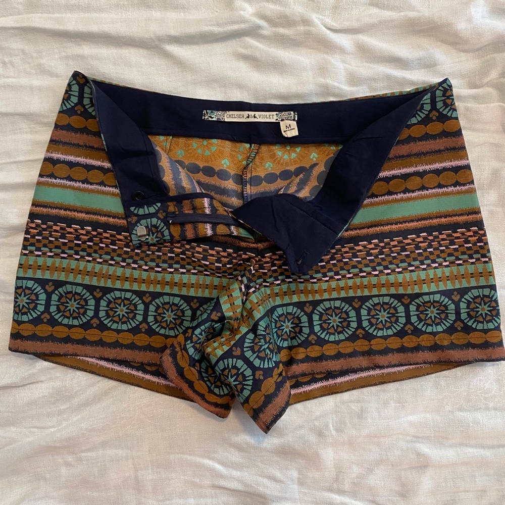 Chelsea & Violet Geometric Shorts - Picture 4 of 7